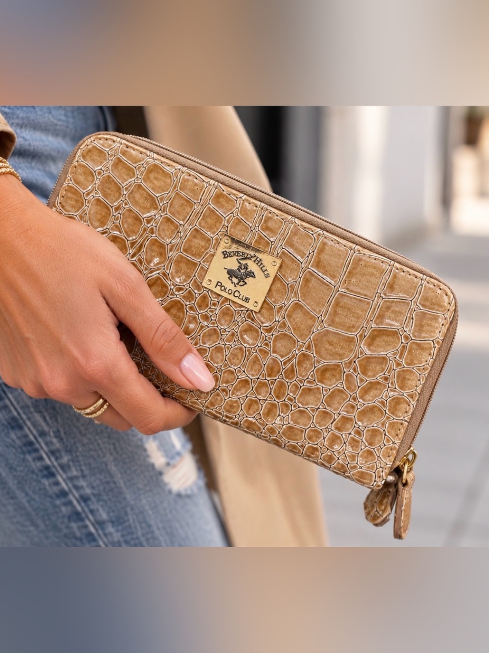 Beverly Hills Polo Club Alligator Embossed Wallet Tan/Brown. Gold Hardware.